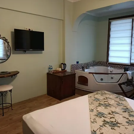 Beyaz Otel *