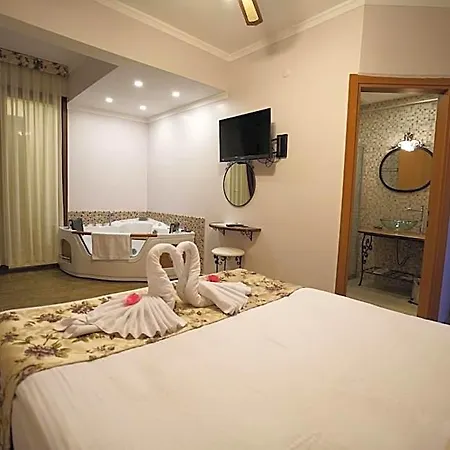 Beyaz Hotel *