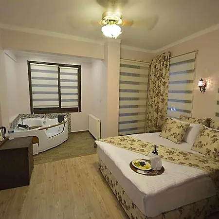 Beyaz Hotel *