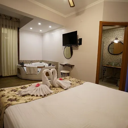 Beyaz Hotel *